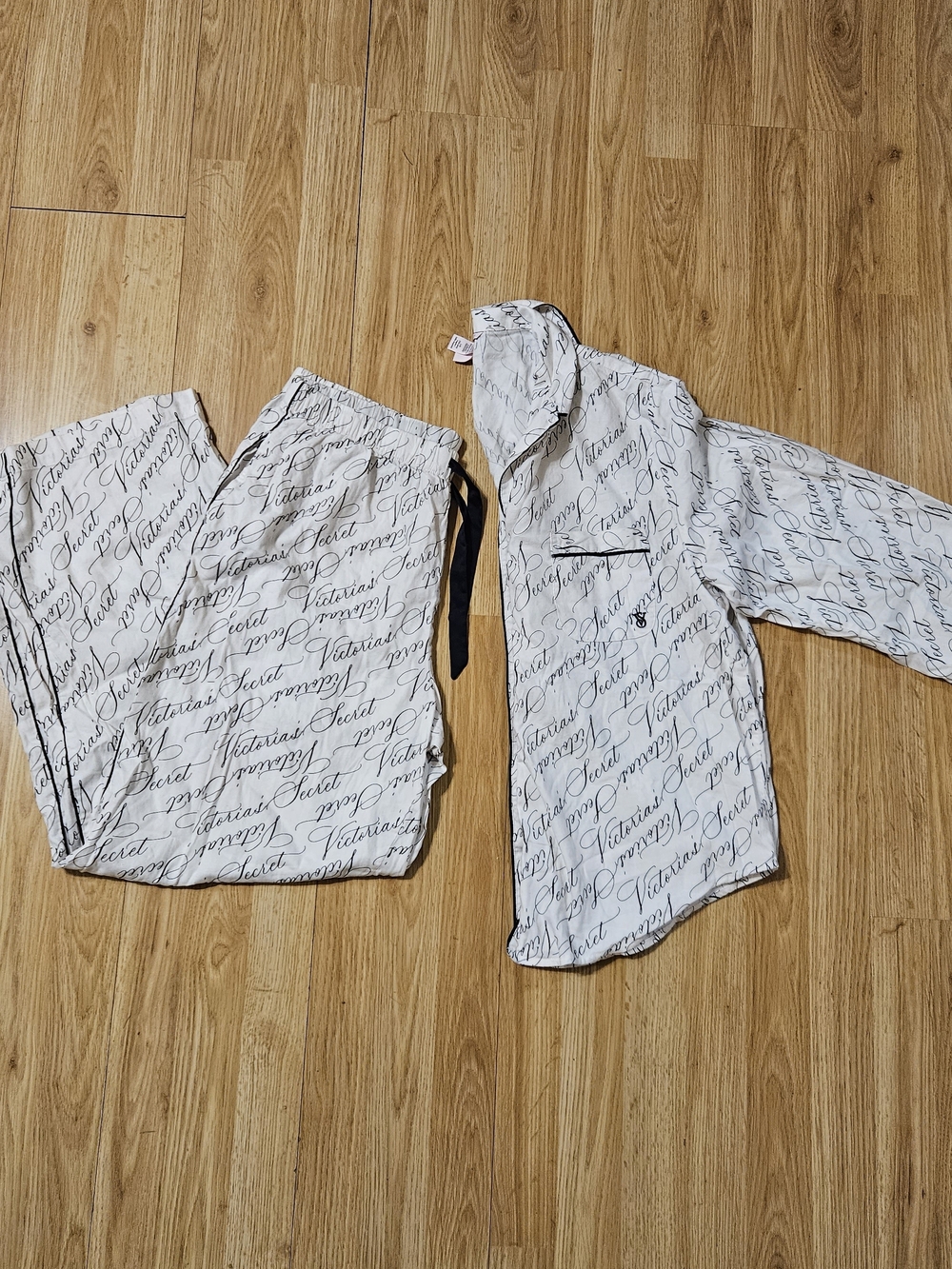 Victoria's Secret White All Over Diagonal Script Pajama Set